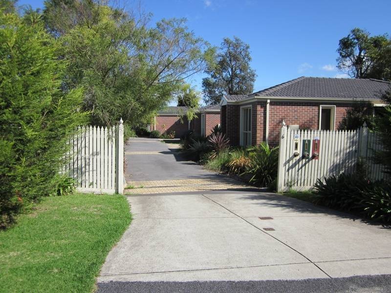 2/6 Staughton Avenue, Rosebud West VIC 3940