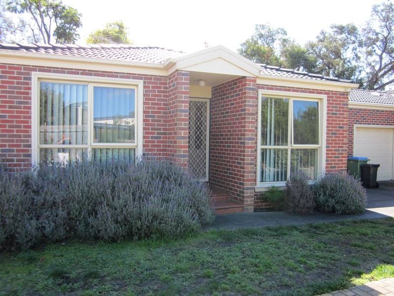 2/6 Staughton Avenue, Rosebud West VIC 3940