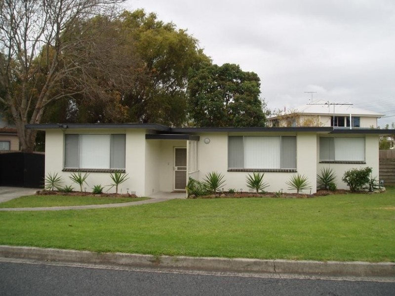 35 Chatfield Avenue, Rosebud West VIC 3940