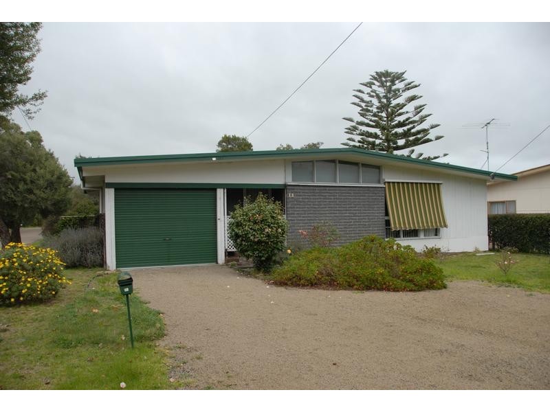 13 Clematis Avenue, Rosebud West VIC 3940