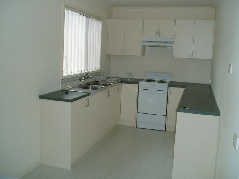 2/2 Madura Street, Rosebud VIC 3939