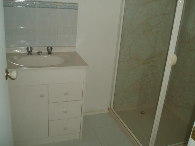 2/2 Madura Street, Rosebud VIC 3939