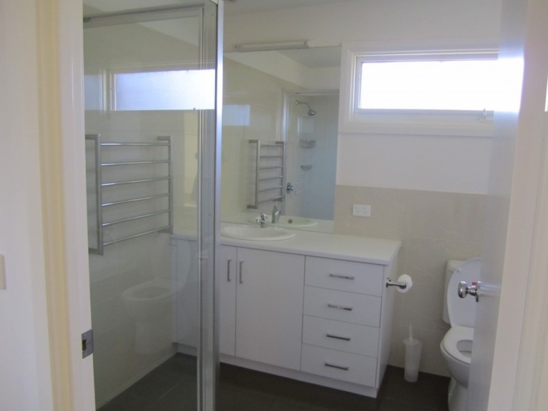 12 Laurens Street, Rosebud VIC 3939