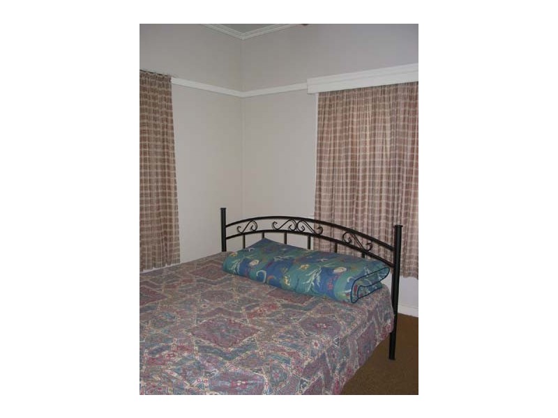 14 First Avenue, Rosebud VIC 3939