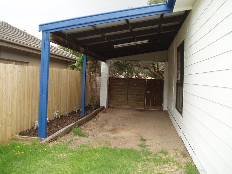 26 Chatfield Avenue, Rosebud West VIC 3940