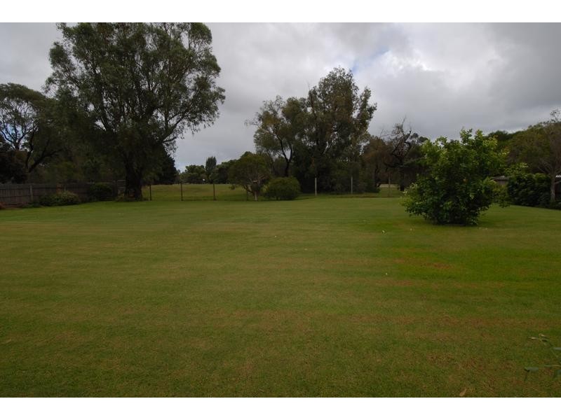 8 Cleek Crescent, Rosebud VIC 3939