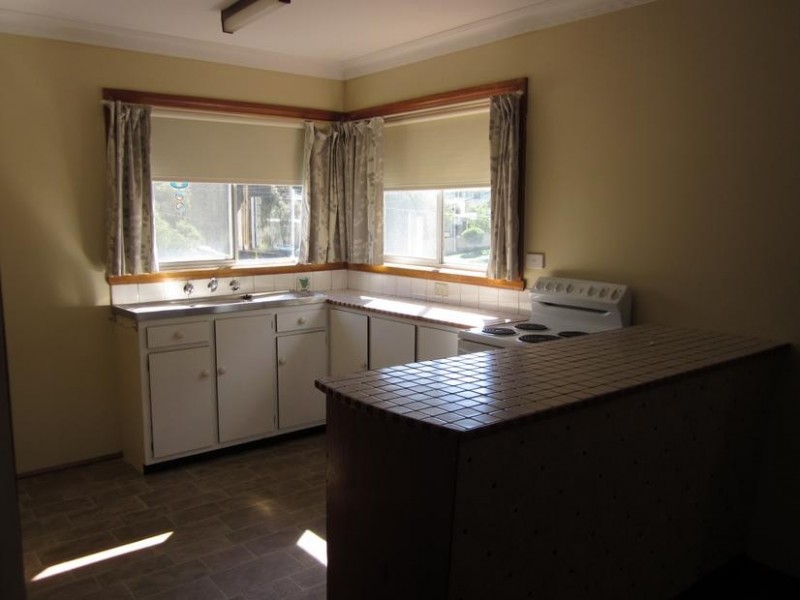 88 Fifth Avenue, Rosebud VIC 3939