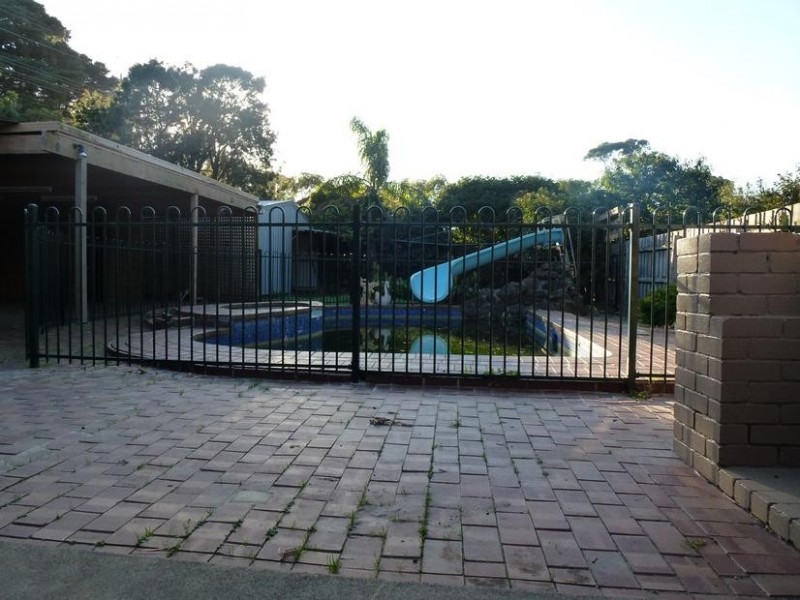 113 Boneo Road, Rosebud VIC 3939