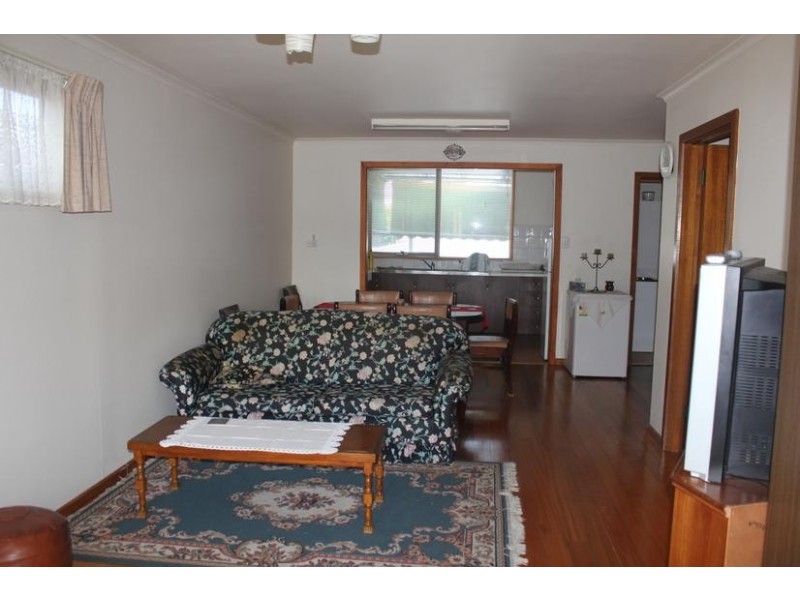 110 Seventh Avenue, Rosebud VIC 3939