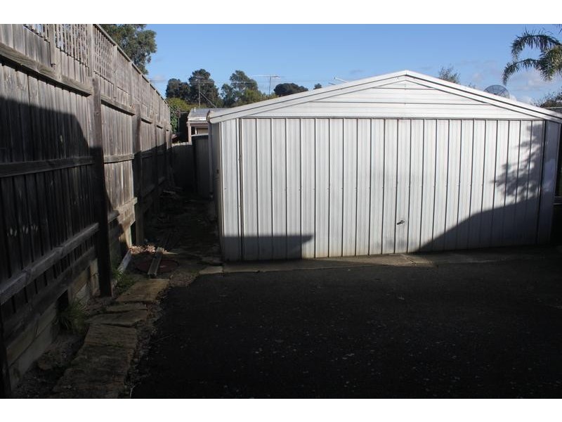 110 Seventh Avenue, Rosebud VIC 3939