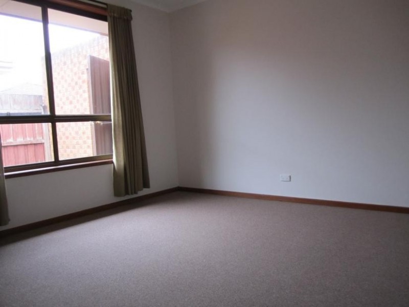 1/88 Broadway, Rosebud West VIC 3940