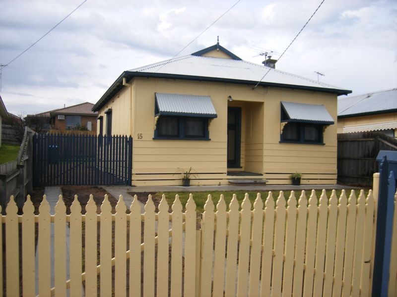 15 Third Avenue, Rosebud VIC 3939