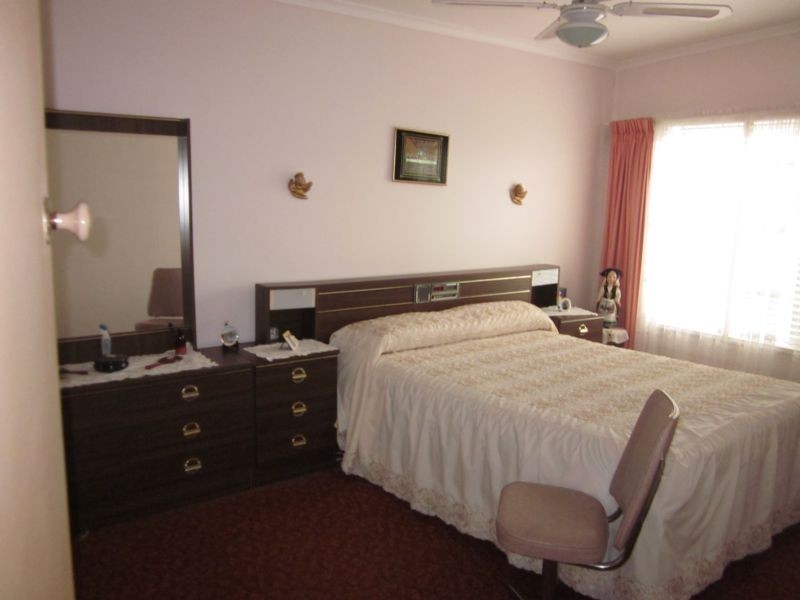 60 Elizabeth Avenue, Rosebud West VIC 3940