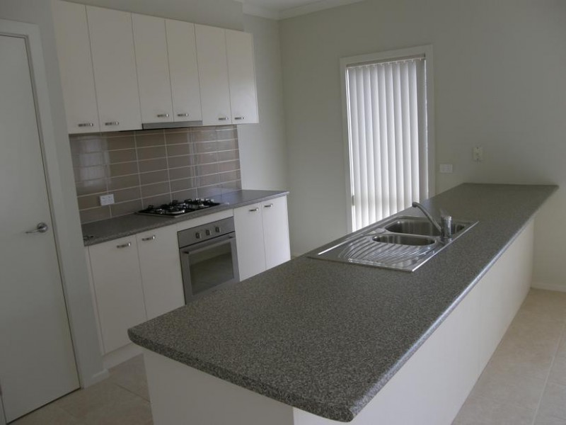 2/50 Austin Avenue, Mccrae VIC 3938