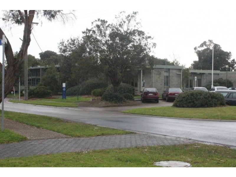 110 Ninth Avenue, Rosebud VIC 3939