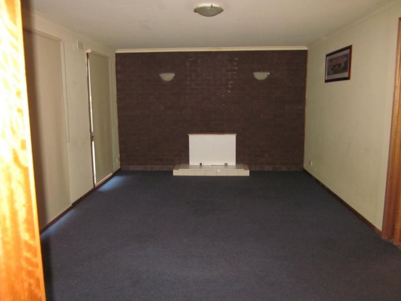 2 Ella Crescent, Rosebud West VIC 3940