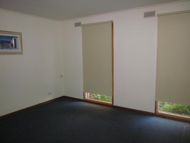 2 Ella Crescent, Rosebud West VIC 3940