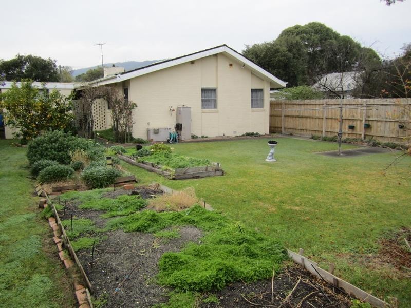 14 Laurens Street, Rosebud VIC 3939