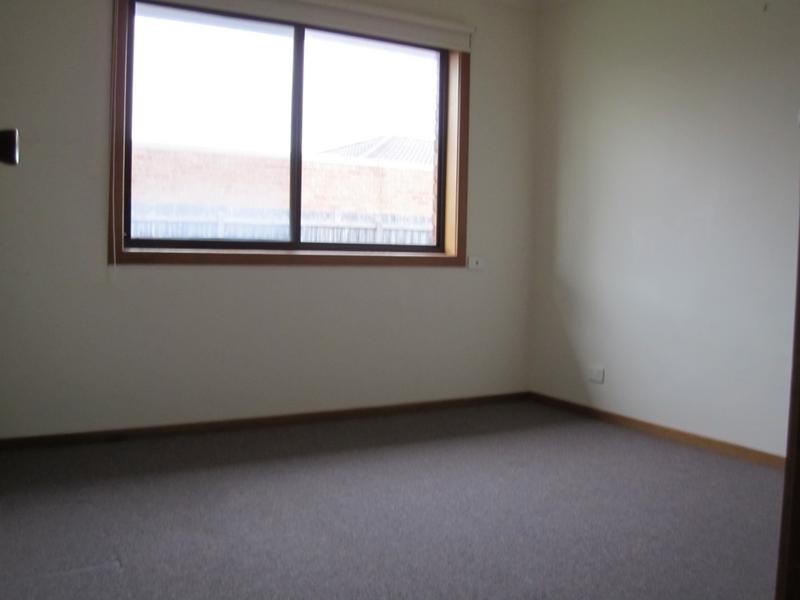 1/6 Cairns Street, Rosebud VIC 3939