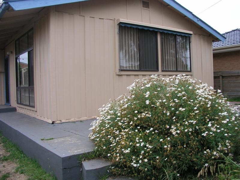 123 First Avenue, Rosebud VIC 3939