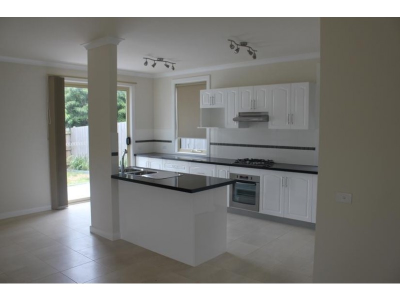 2/5 Rosebrook Street, Rosebud VIC 3939