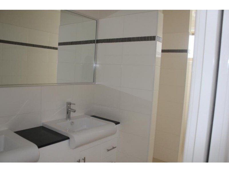 2/5 Rosebrook Street, Rosebud VIC 3939