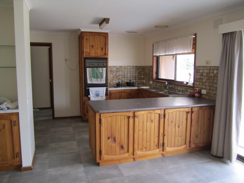 56 Broadway, Rosebud West VIC 3940