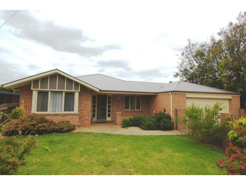 58 Woonton Crescent, Rosebud VIC 3939