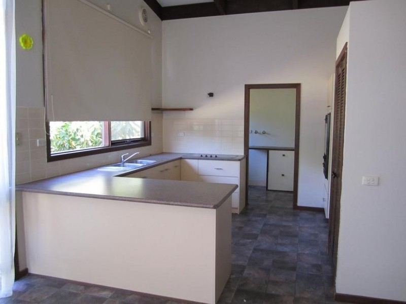 11 Anne Street, Rosebud VIC 3939