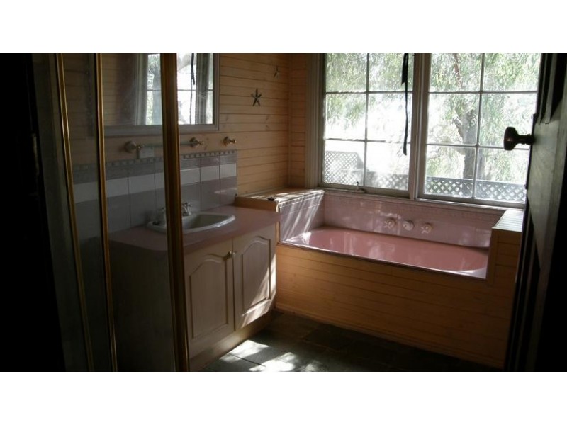 54 Carrathool Avenue, Rosebud VIC 3939