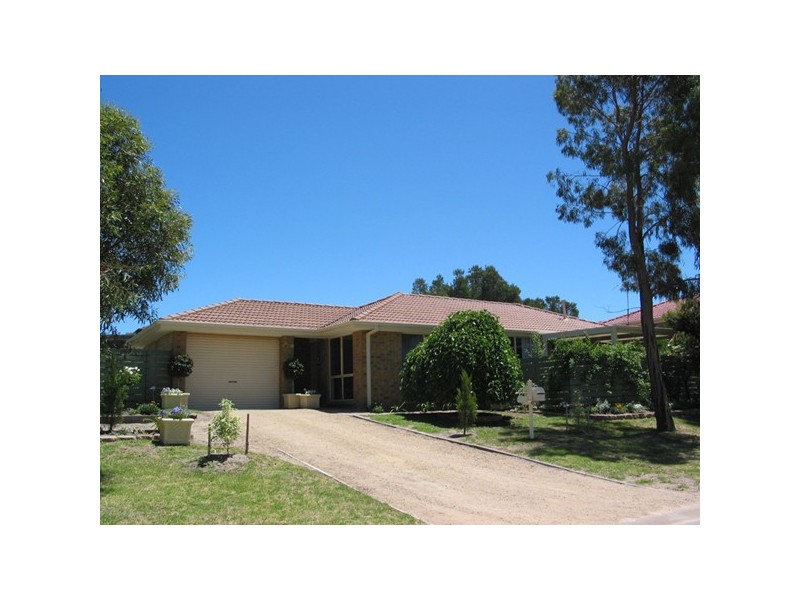 8 Baybreeze Court, Rosebud VIC 3939