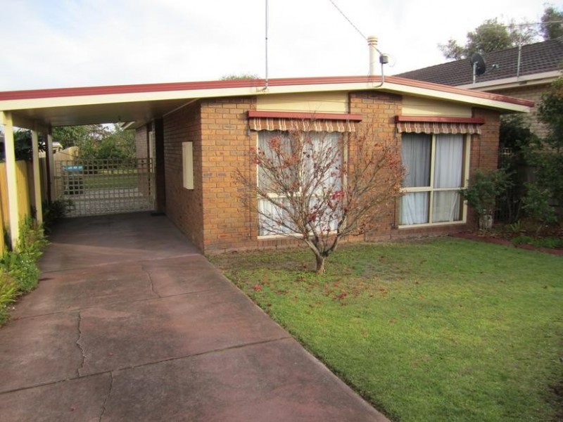 114 Fourth Avenue, Rosebud VIC 3939