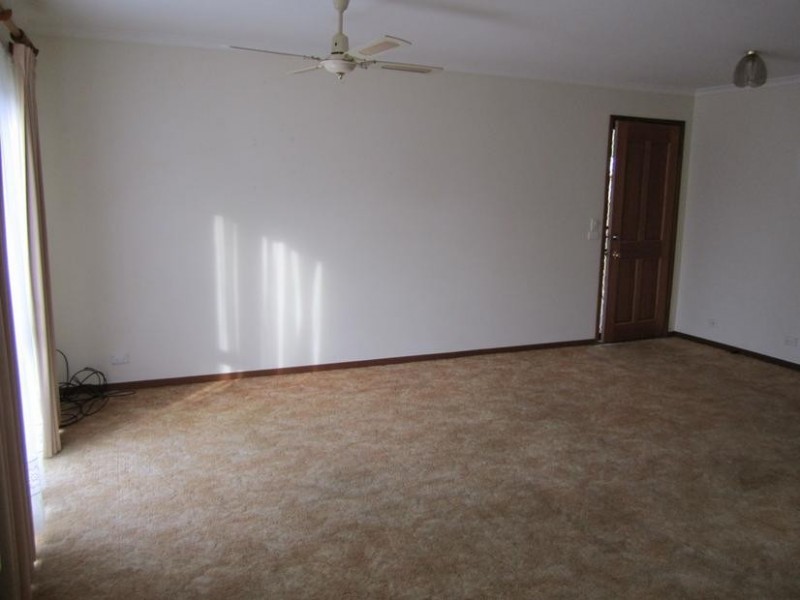 114 Fourth Avenue, Rosebud VIC 3939