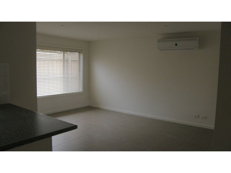 1/66 Balaka Court, Rosebud VIC 3939