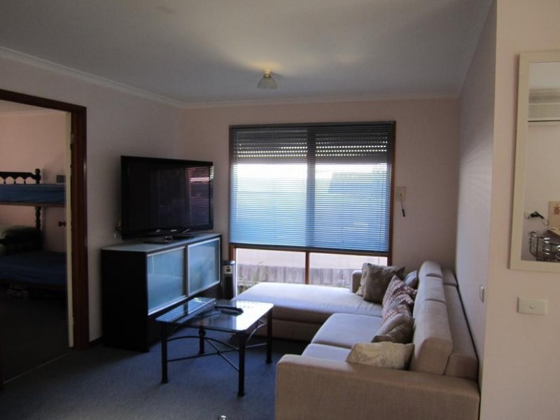 118 Fourth Avenue, Rosebud VIC 3939