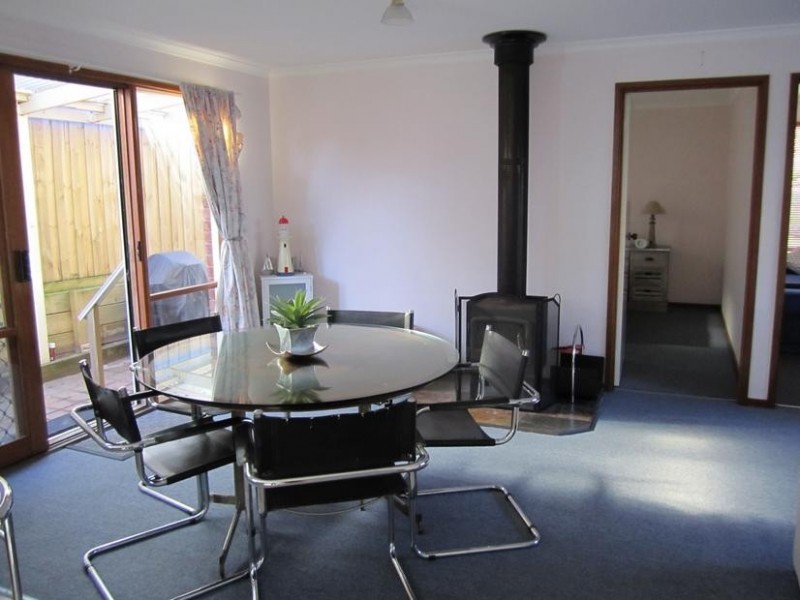 118 Fourth Avenue, Rosebud VIC 3939