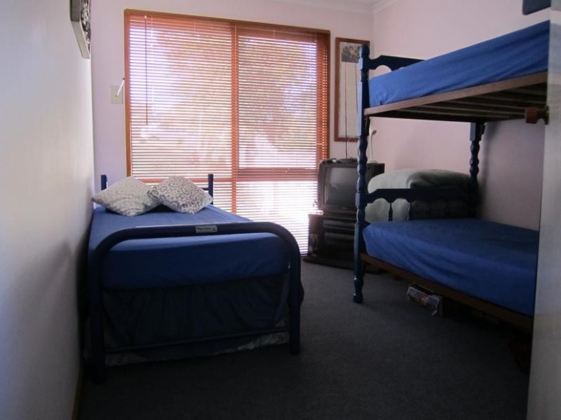 118 Fourth Avenue, Rosebud VIC 3939