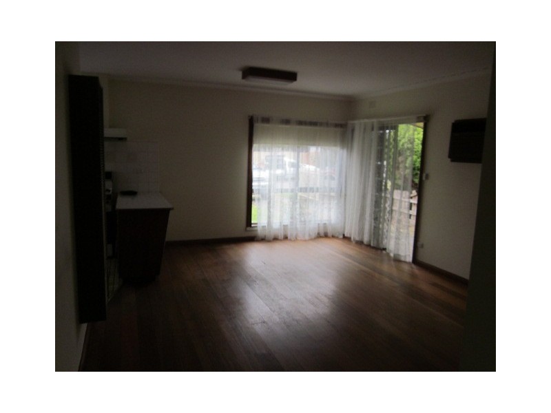 111 Ninth Avenue, Rosebud VIC 3939