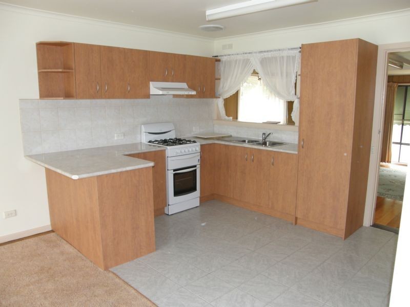 27 Kennington Road, Rosebud VIC 3939