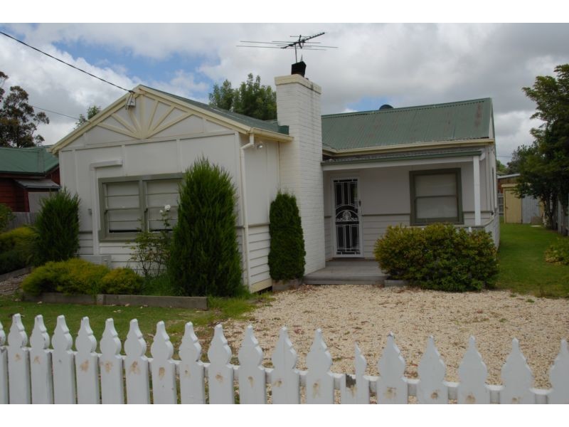 4 Madura Street, Rosebud VIC 3939