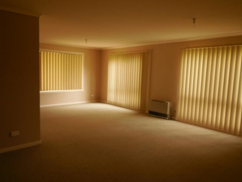 60 Tarwarri Avenue, Rosebud West VIC 3940