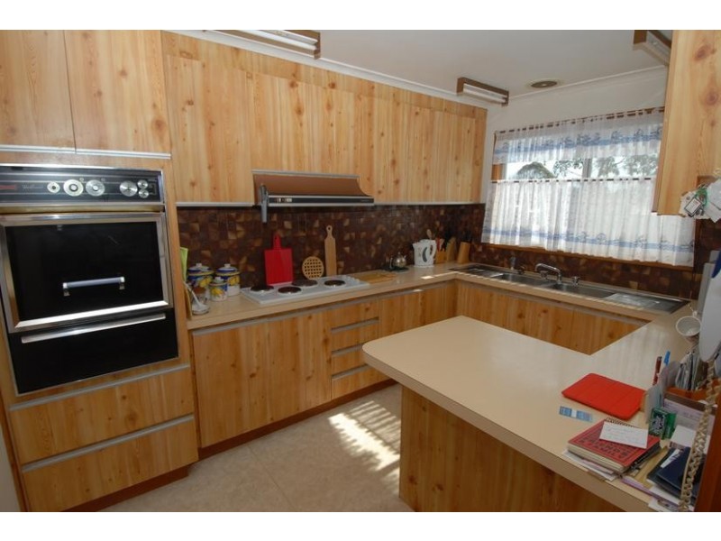 58 Leon Avenue, Rosebud VIC 3939