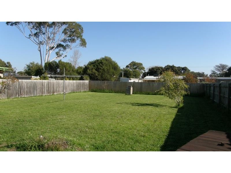 50 Kennington Road, Rosebud VIC 3939