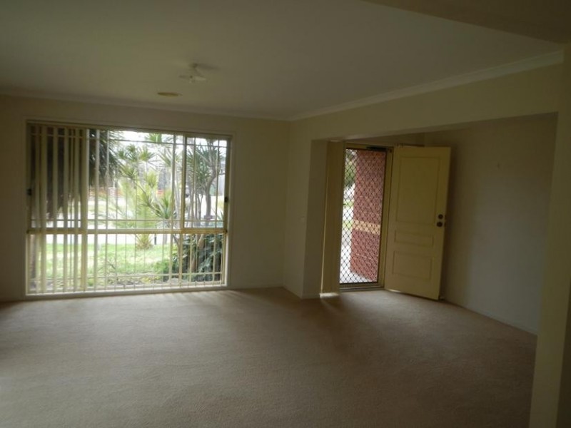 10 Lovely Meadows Ave, Rosebud VIC 3939