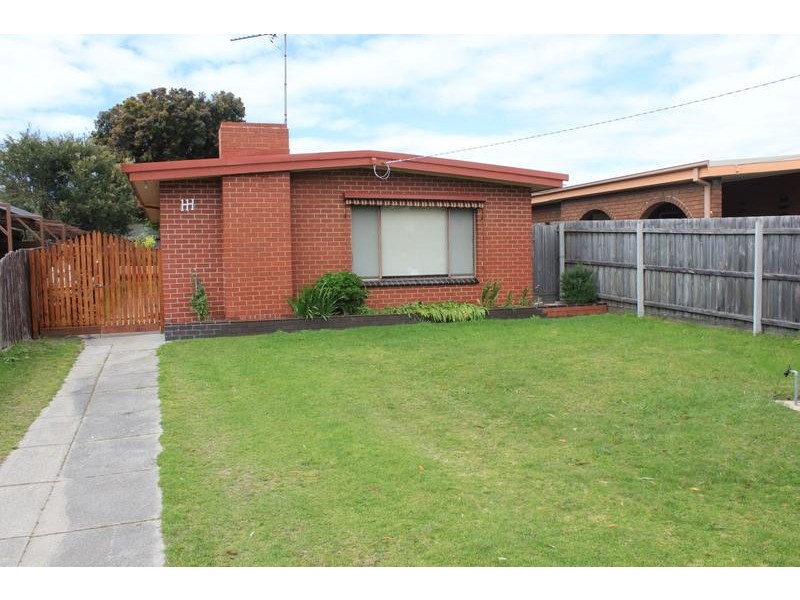 111 First Avenue, Rosebud VIC 3939