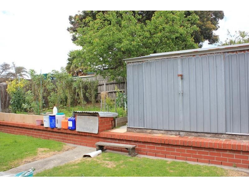 111 First Avenue, Rosebud VIC 3939