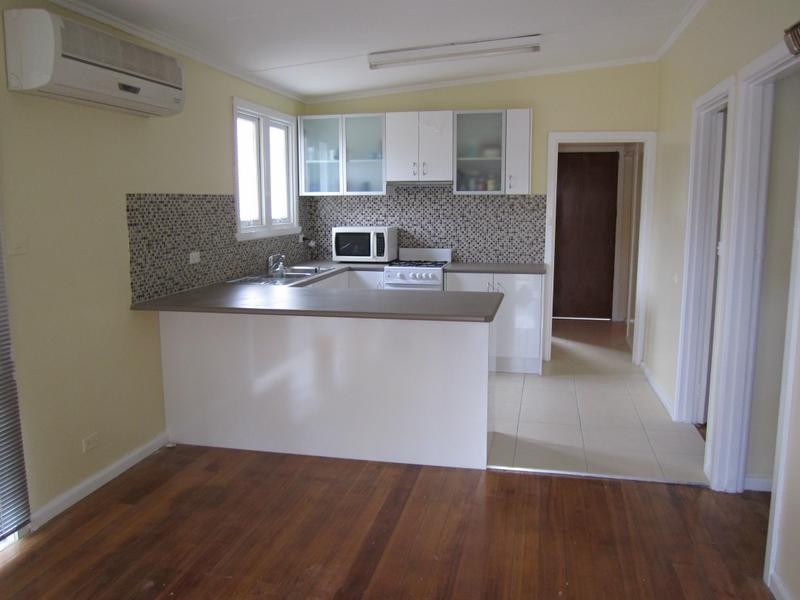 67 Fourth Avenue, Rosebud VIC 3939