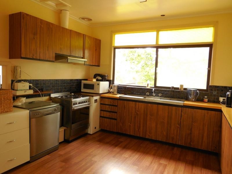 92 Fifth Avenue, Rosebud VIC 3939