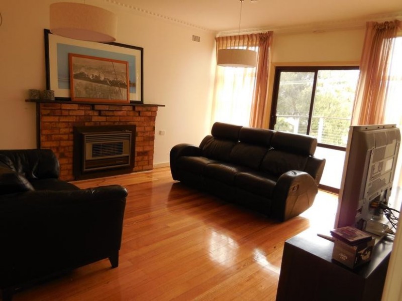 92 Fifth Avenue, Rosebud VIC 3939