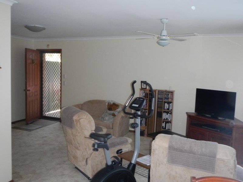 179 Seventh Avenue, Rosebud VIC 3939